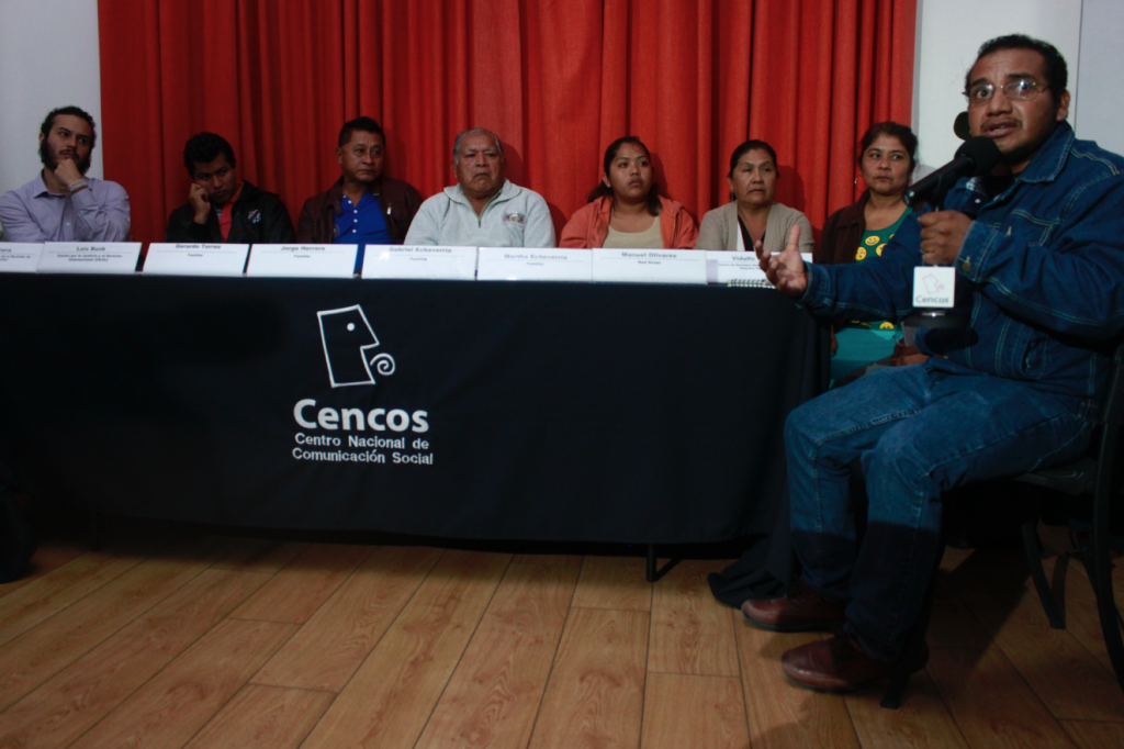 151215 Denuncian a mexico ante CIDH Ayotzinapa 2011_04