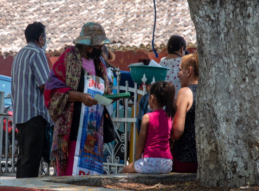 Tocar la puerta y el corazón de la gente