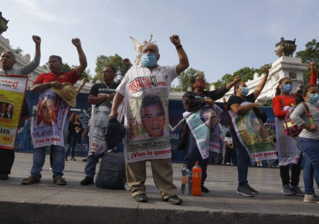 La verdad se oculta tras los muros del ejército méxicano