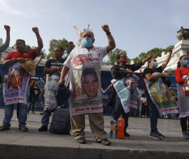 La verdad se oculta tras los muros del ejército méxicano