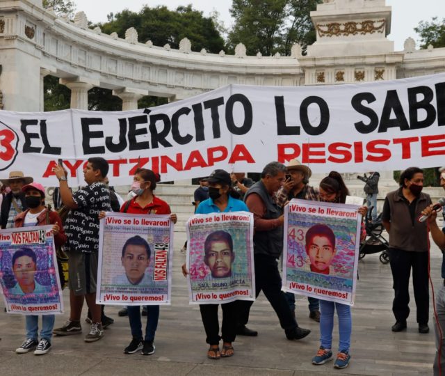 Ayotzinapa: lejos de la verdad y la justicia