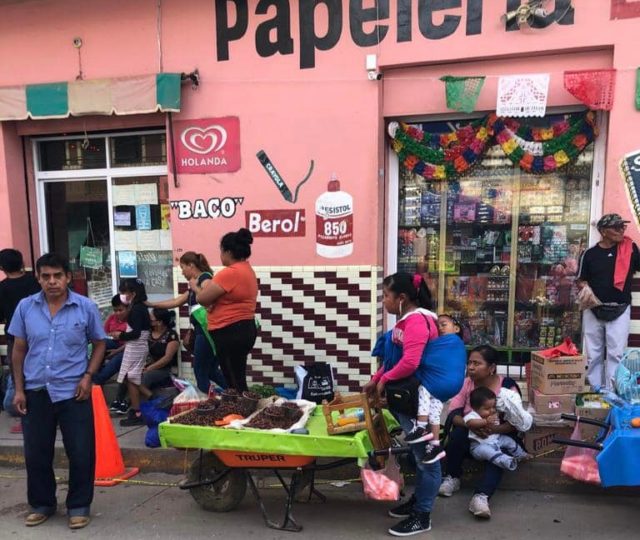 Tlapa, entre la pobreza y el consumismo