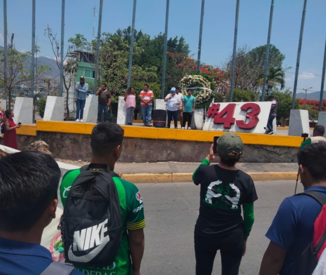 “AMLO no ha cumplido su compromiso de dar con el paradero de los 43”