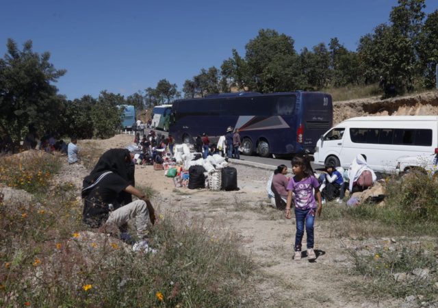Migran a los campos agrícolas de Sinaloa más de 250 indígenas de Ayotzinapa