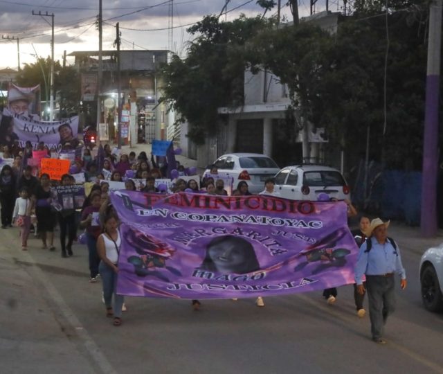 Marchan contra feminicidios en la Montaña
