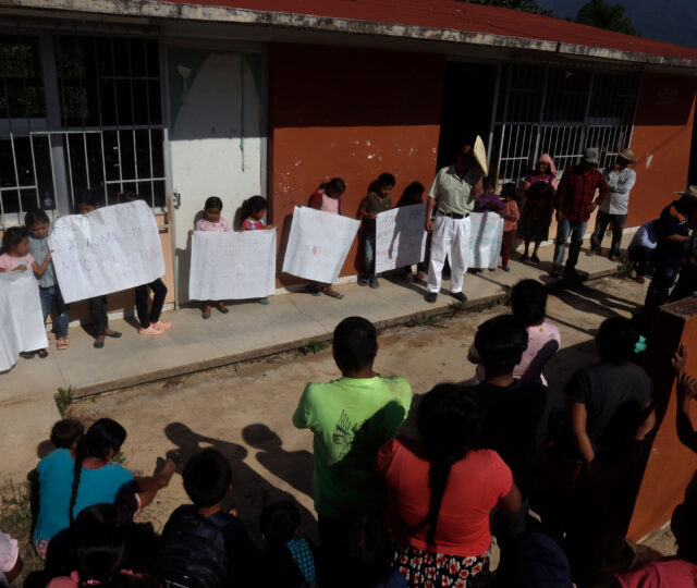 Gobernadora de Guerrero niega educación a 31 niñas y niños na savi de Loma Bonita en la Montaña