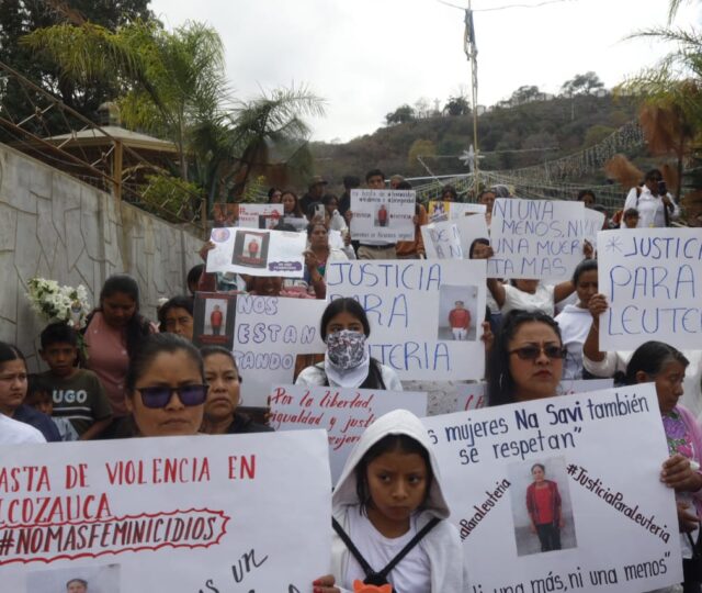 Protestan mujeres en exigencia de justicia para Leuteria en Alcozauca