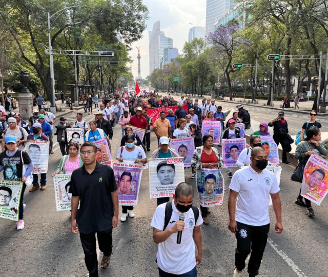 Gobierno mexicano, incapaz de dar con el paradero de los 43 en más una década