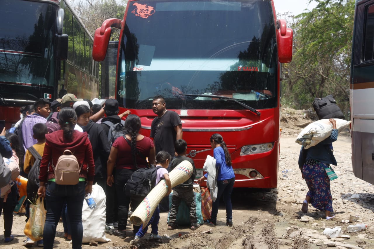 Más de un centenar de jornaleras y jornaleros migraron a los campos agrícolas del norte del país