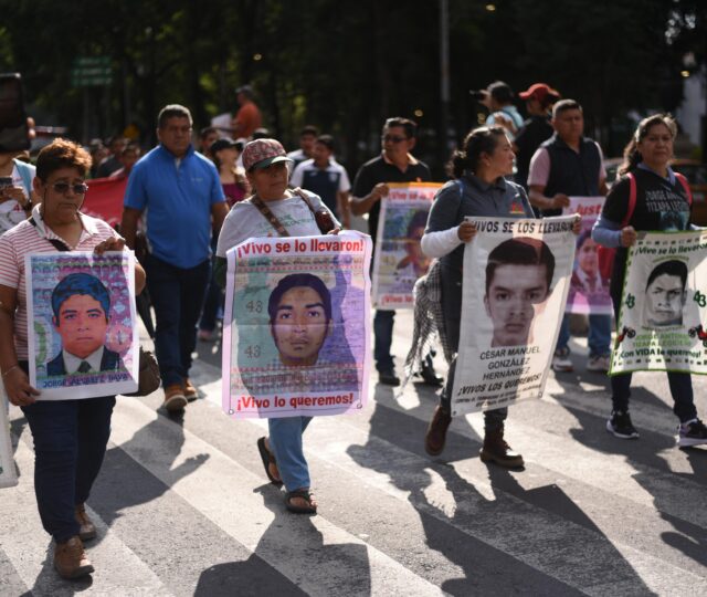 ¿Hasta cuándo el gobierno va a encontrar a nuestros 43 hijos?