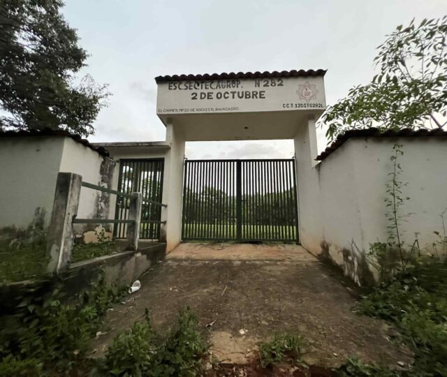 Jóvenes indígenas regresan a clases sin docentes en la Costa Chica