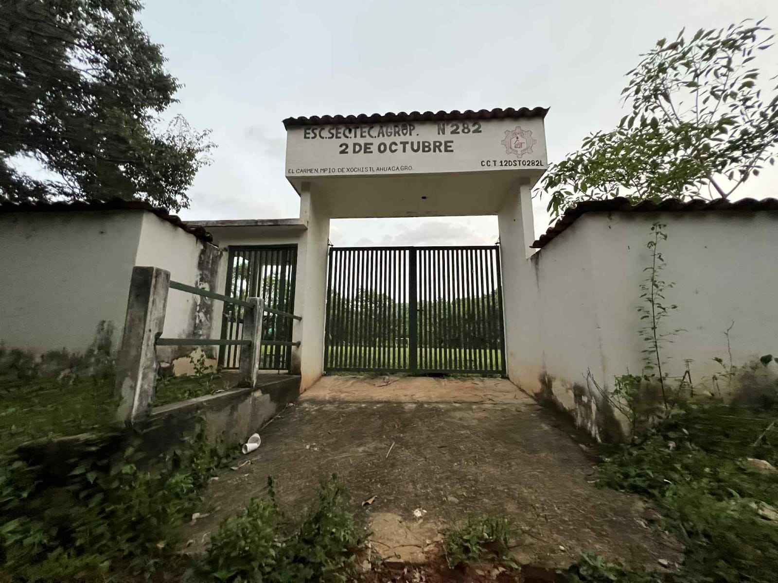 Jóvenes indígenas regresan a clases sin docentes en la Costa Chica