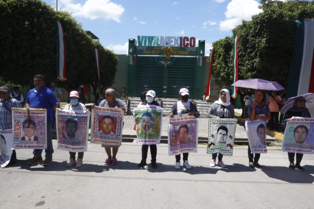 El ojo que vio a los 43: el ejército