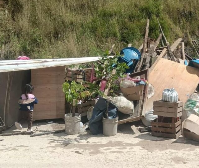 Desalojan a 20 personas y 10 niñas y niños indígenas en la Montaña de Guerrero 