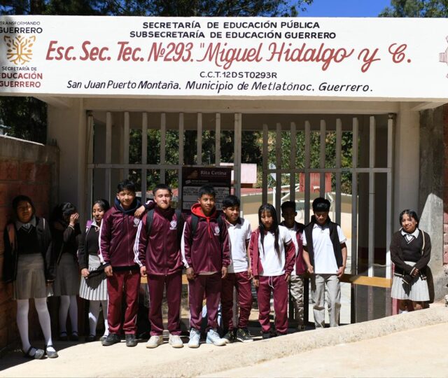 Los abandonados de la Montaña: sin maestros 181 niñas y niños de secundaria