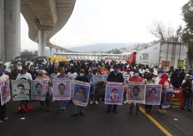 Un mundial agitado por los 43 y miles más
