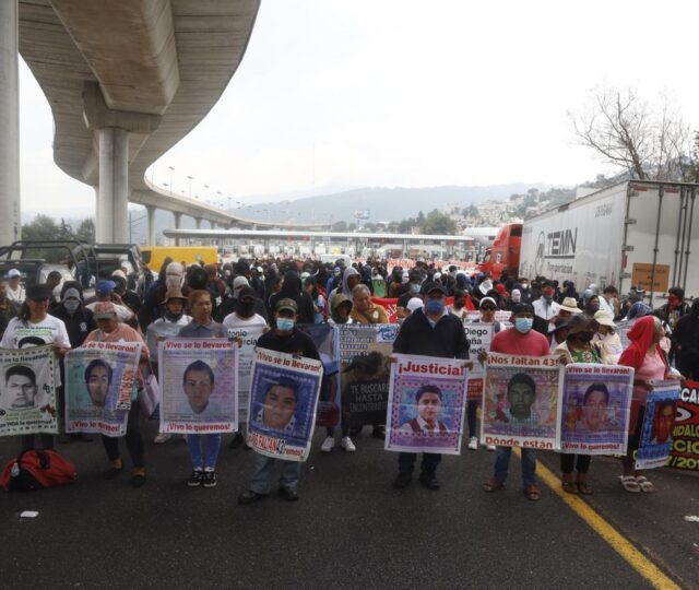 Un mundial agitado por los 43 y miles más