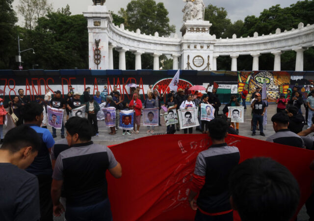 Mucha policía y sin resultados del paradero de los 43