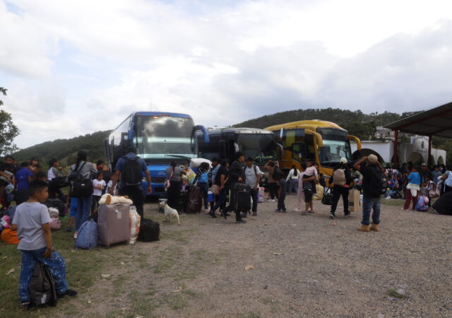Primera diáspora de la temporada alta de familias indígenas a los campos agrícolas