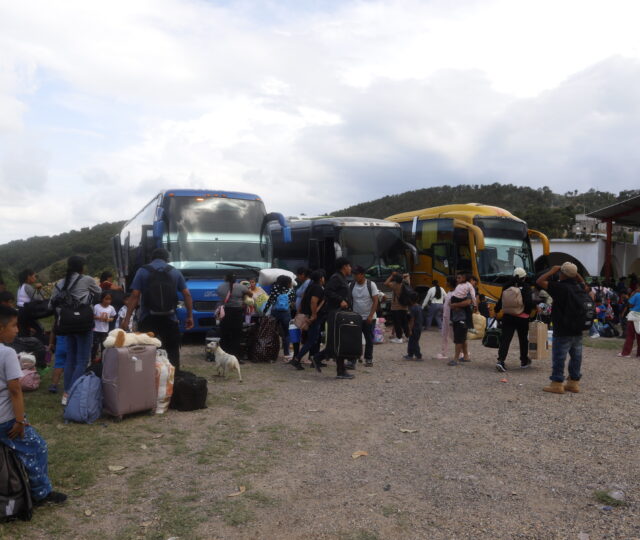 Primera diáspora de la temporada alta de familias indígenas a los campos agrícolas