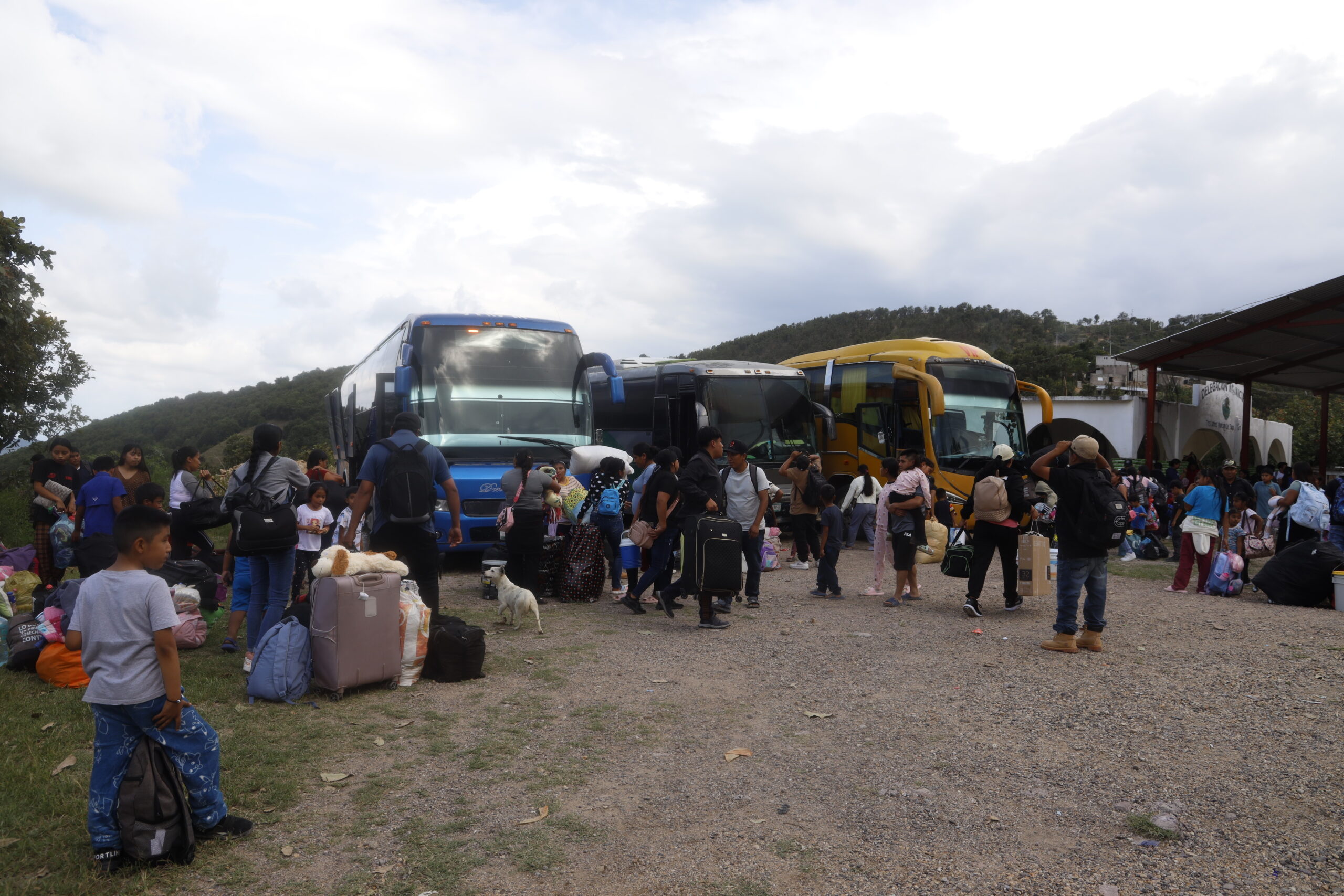 Primera diáspora de la temporada alta de familias indígenas a los campos agrícolas